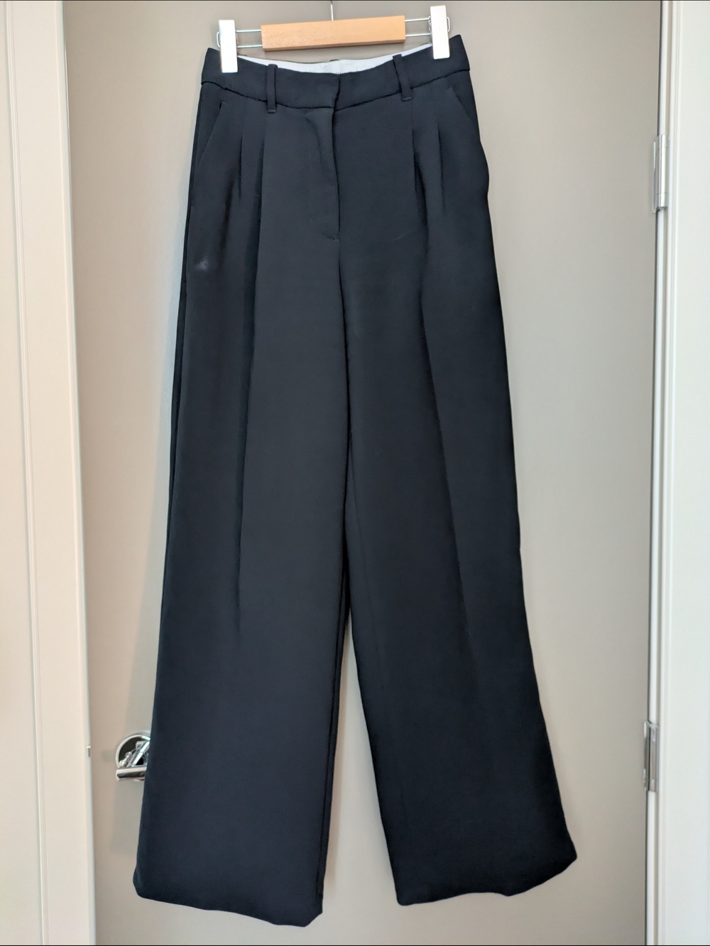 Aritzia Wilfred Effortless Wide Leg Pant Black Size 2